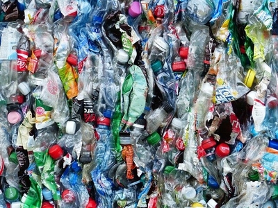 plastic bottles g42351eaaa 640